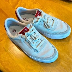 Kizik Prague slip on sneaker size 8 wide